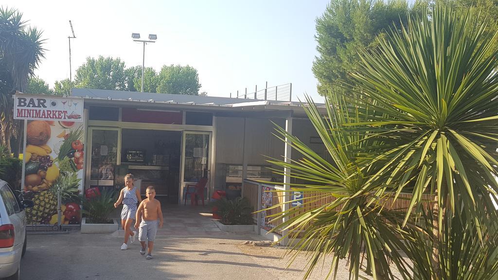 Camping Poseidonia 帕埃斯图姆 外观 照片
